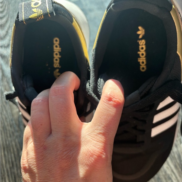 Black and gold cheetah print adidas shoes size 7.5 - Picture 5 of 6